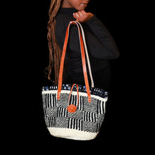 Load image into Gallery viewer, Mwendo Sisal Bag