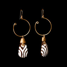 Load image into Gallery viewer, Pendo Earrings