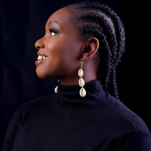 Load image into Gallery viewer, Shimmer Shell Earrings
