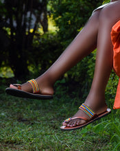 Load image into Gallery viewer, Multicolored Toe Ring Maasai Sandals