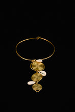 Load image into Gallery viewer, Bountiful Seashell: choker necklace