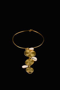 Bountiful Seashell: choker necklace
